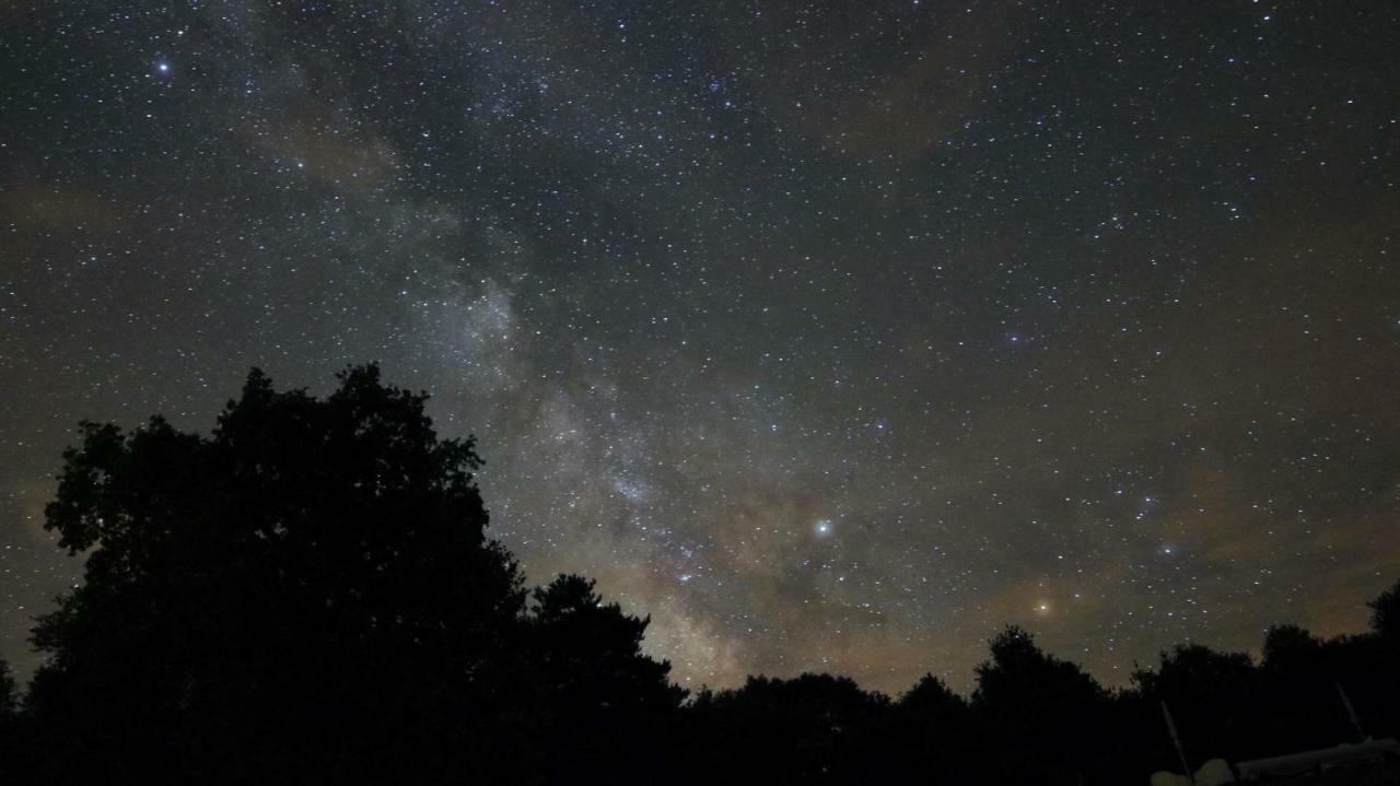 فندق La Toile Sous Les Etoiles Charron  المظهر الخارجي الصورة
